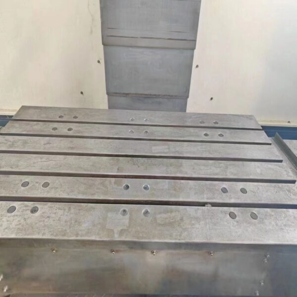 VIGERT VMC1370 Handy Machining Center