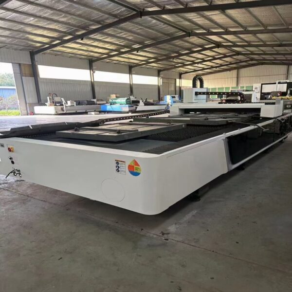 เครื่องตัดเลเซอร์ BODOR 4015 3000W มือสอง