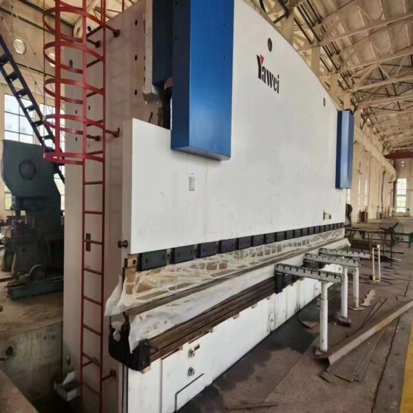 800T8200 Powerful Press Brake