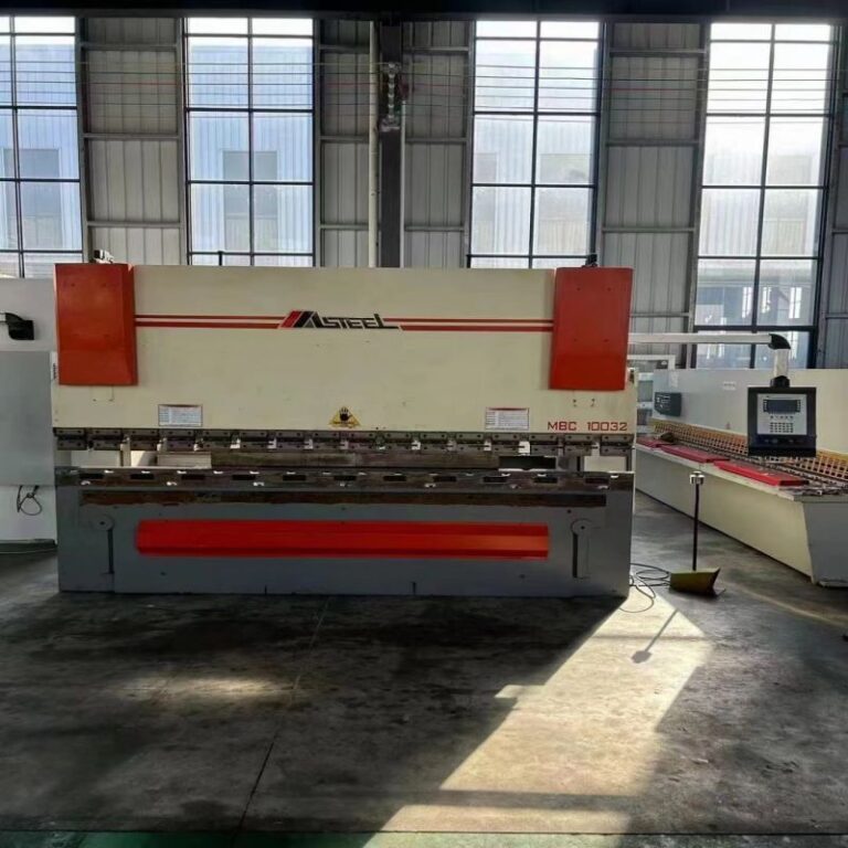 Máy ép thủy lực CNC 100T3200 với Delem DA56S