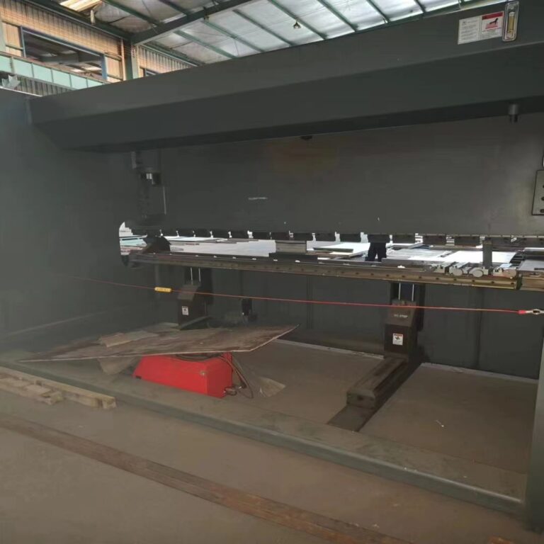 ACCURPERESS 160T4000 Powerful Press Brake
