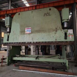 VIGERT 650T8000 Výkonný CNC ohraňovací lis