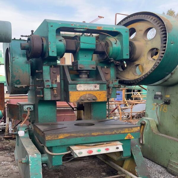 YAWEI J23-63 Punching machine