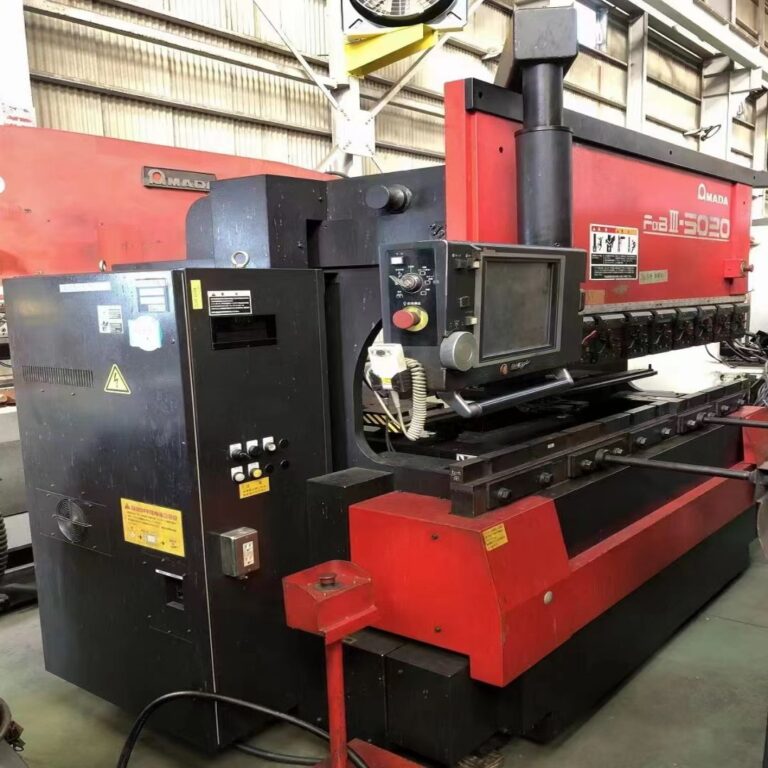 Presse plieuse haut de gamme AMADA FBD5020