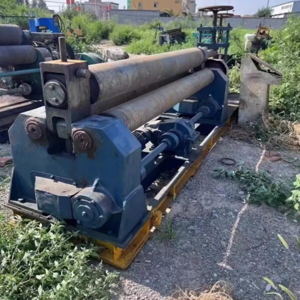 16X2000 Potente macchina piegatrice a rulli