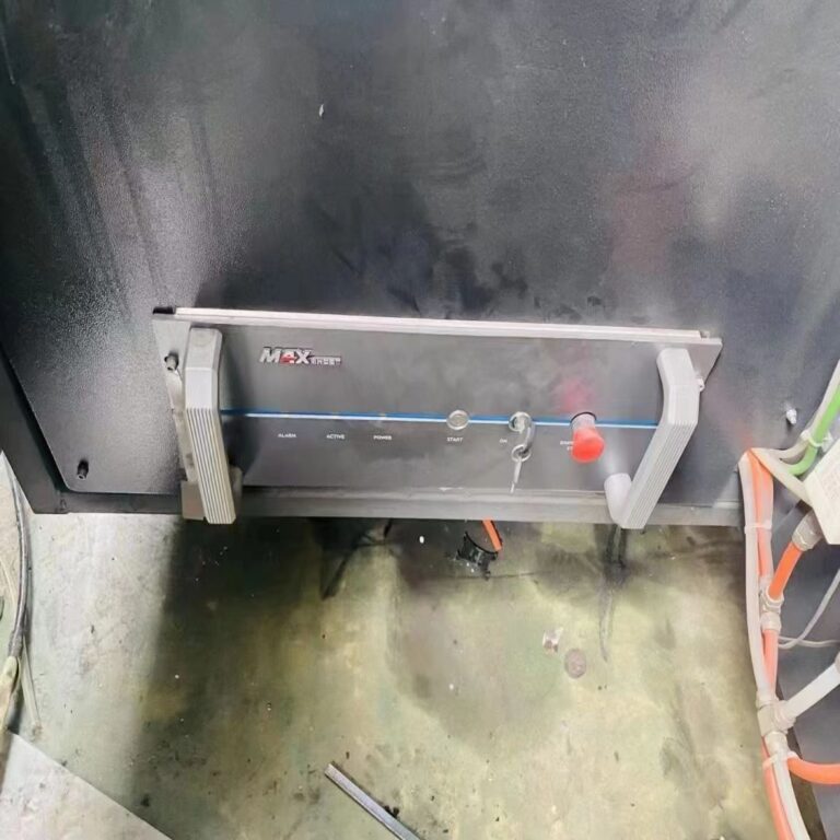 BODOR 3000W4015 레이저 절단기