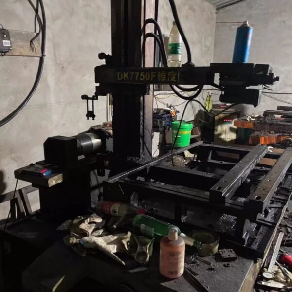 DK7750F เครื่อง CNC Wire-Cut Edm