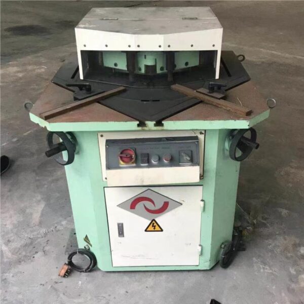 L-006 Hydraulic Notcher
