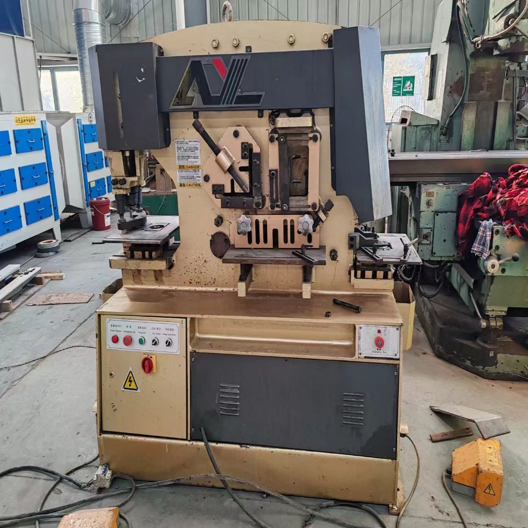 ACL Q35YL Iron Worker ACL Q35YL Iron Worker