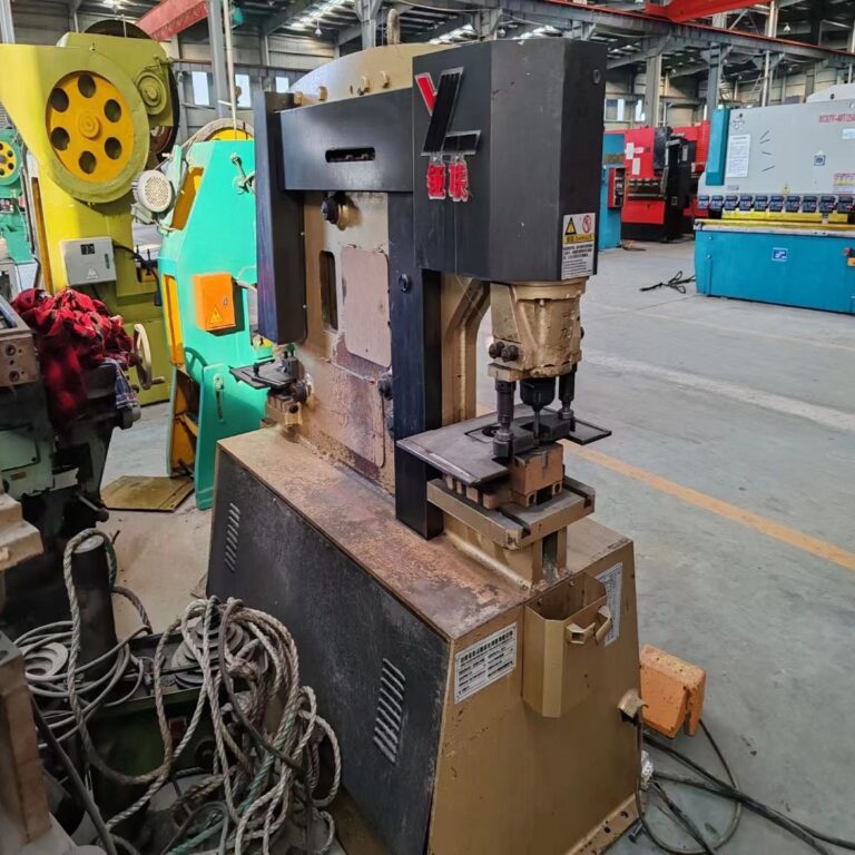 ACL Q35YL Iron Worker