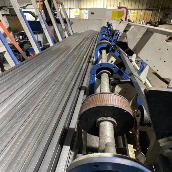 Máquina de corte láser de tubos VIGERT de 1500 W