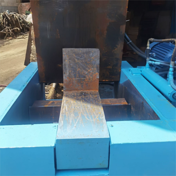 Y81D-160 Metal Scrap Squeezer
