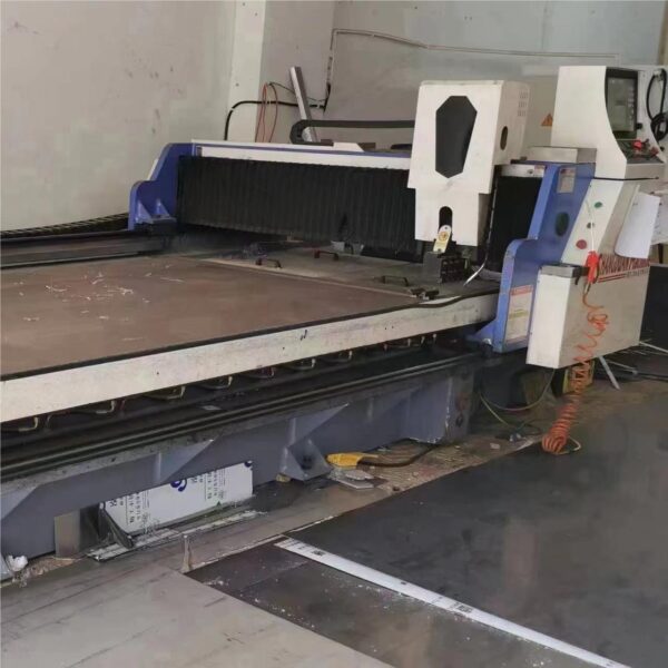 1540 V-řezací stroj