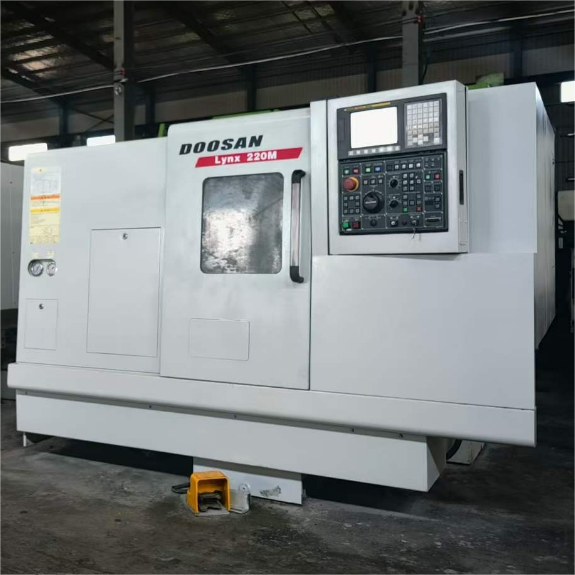مركز الطحن والدوران CNC 220M