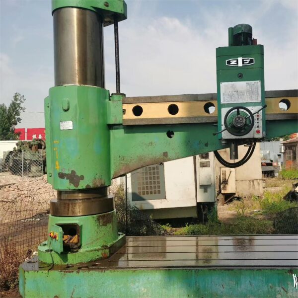 30100 hydraulic radial drilling machine