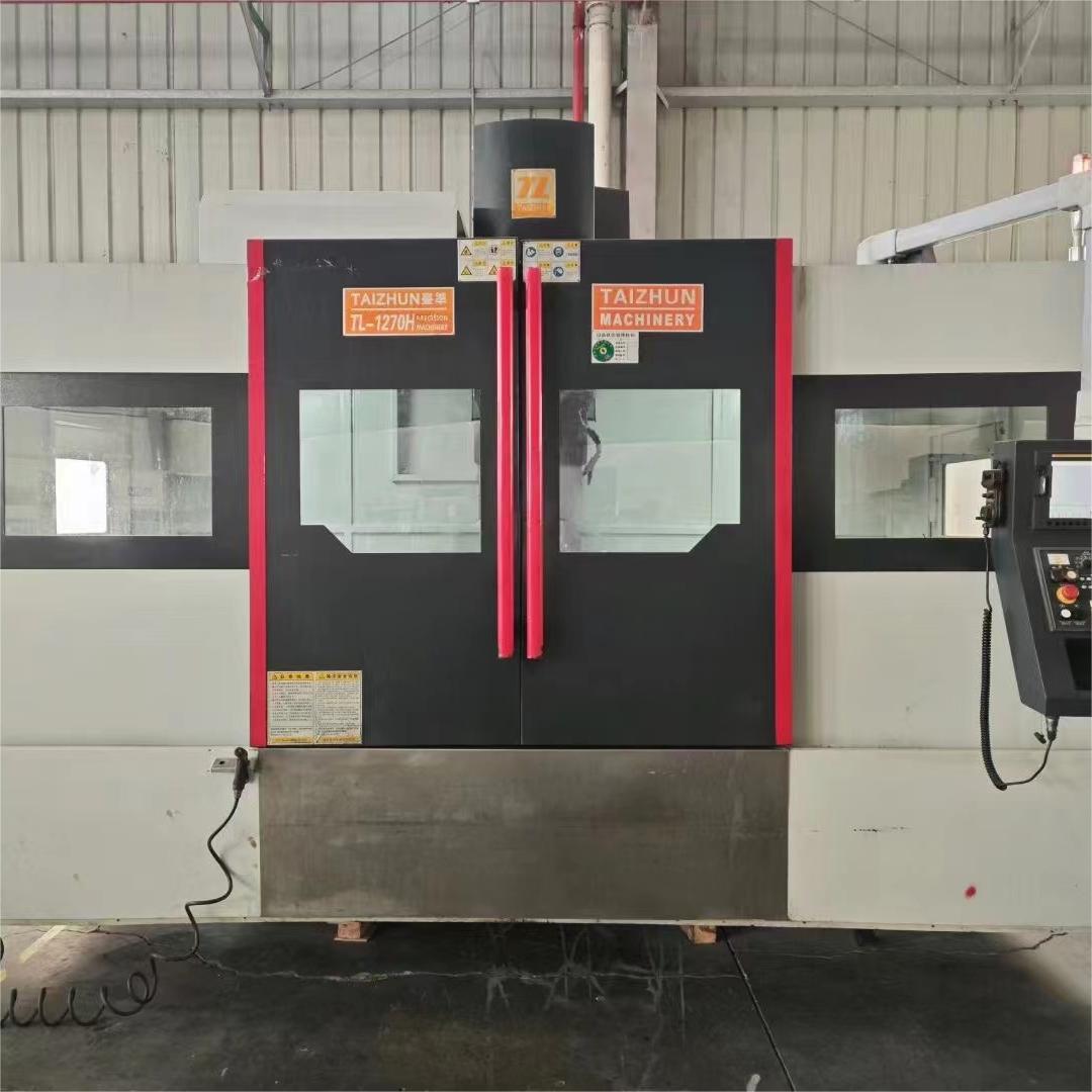 Centro di fresatura CNC TL-1270H Centro di fresatura CNC TL-1270H