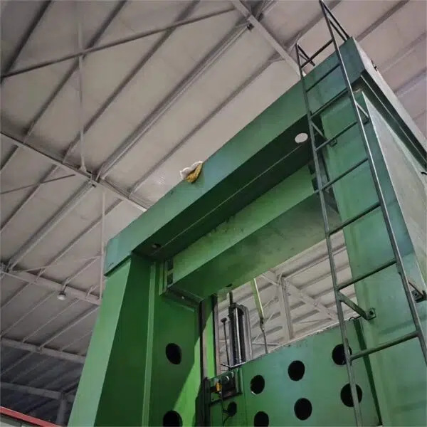 Tour vertical 2050A