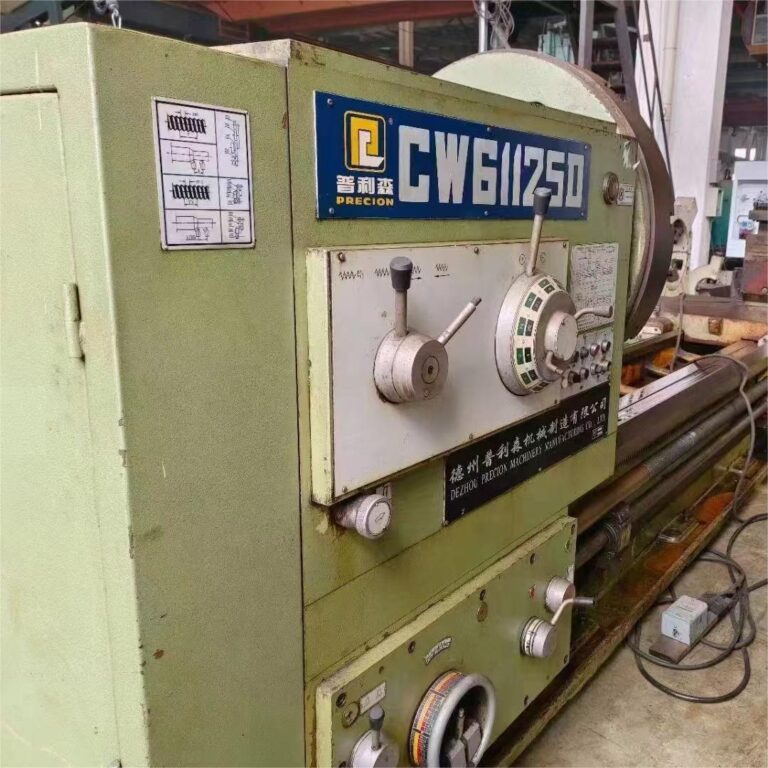 เครื่องกลึงแนวนอน CW611250