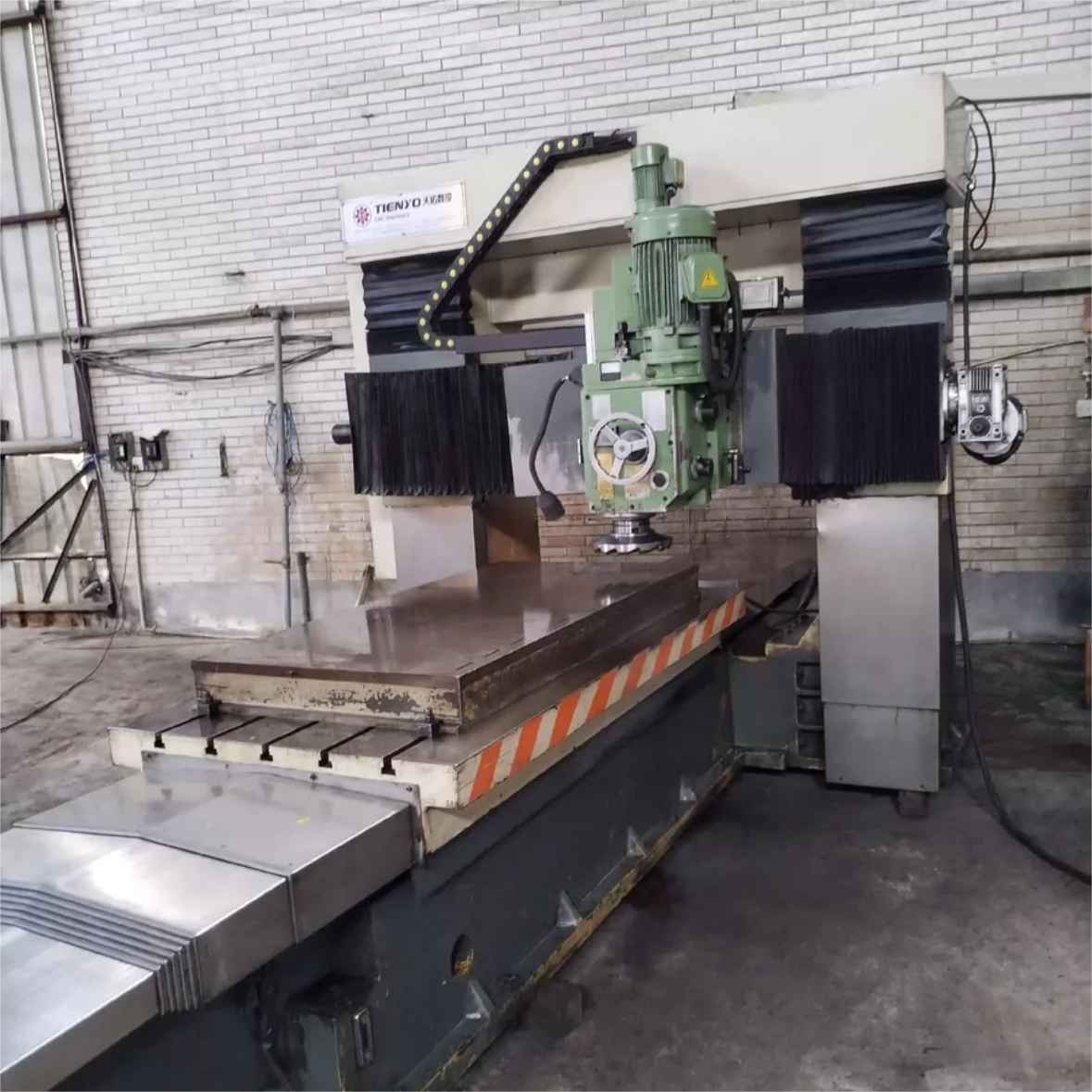 XG2020 Double Housing Planer XG2020 Double Housing Planer