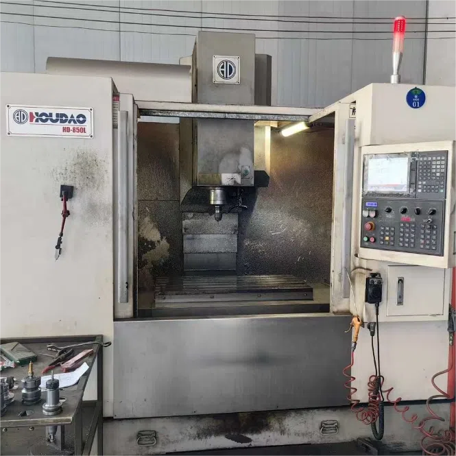 Máy phay CNC ngang HD-850L Máy phay CNC ngang HD-850L