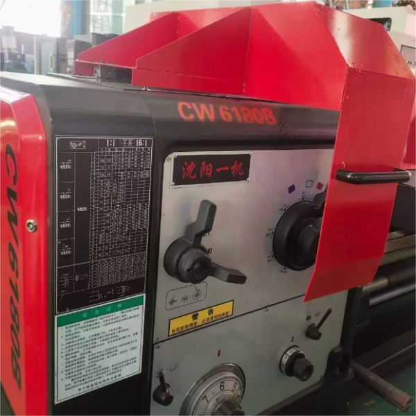 DMTG CW6180B Operare de mare viteză a strungului