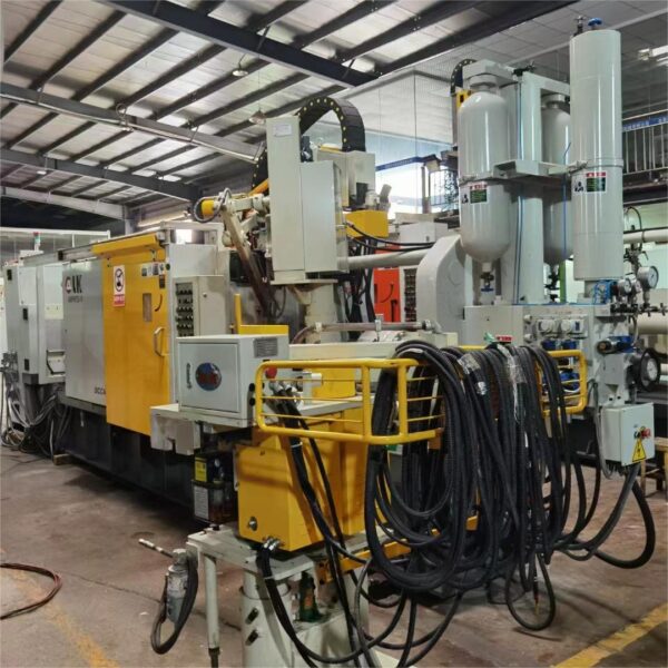 Машина для литья под давлением DCC400