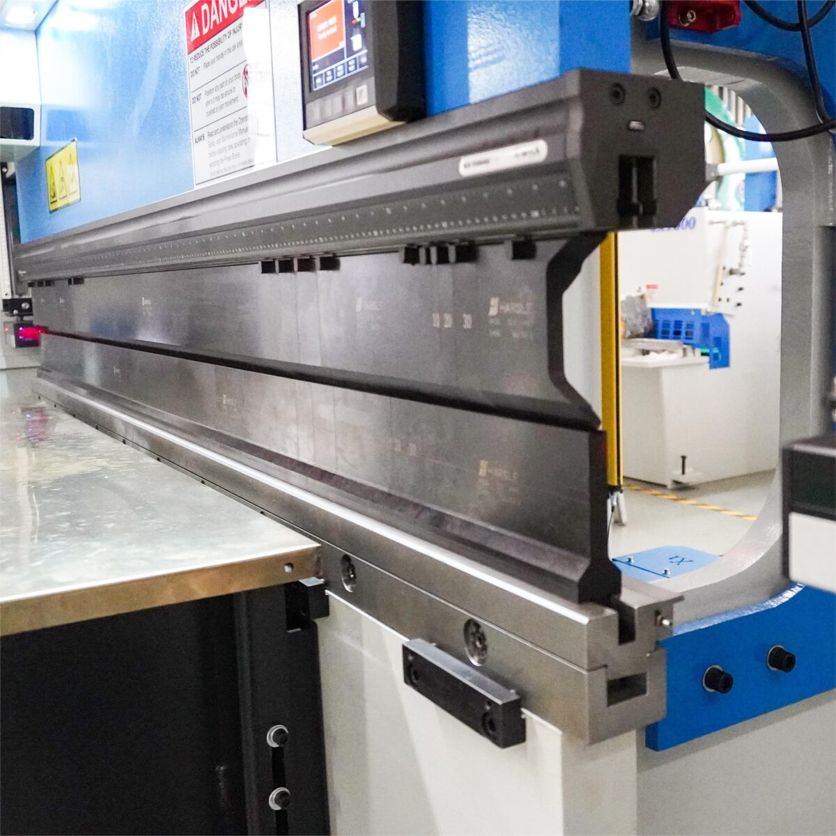 HARSLE EP-65T2000 8+1axis DA66T Pure Electric Bending Machine