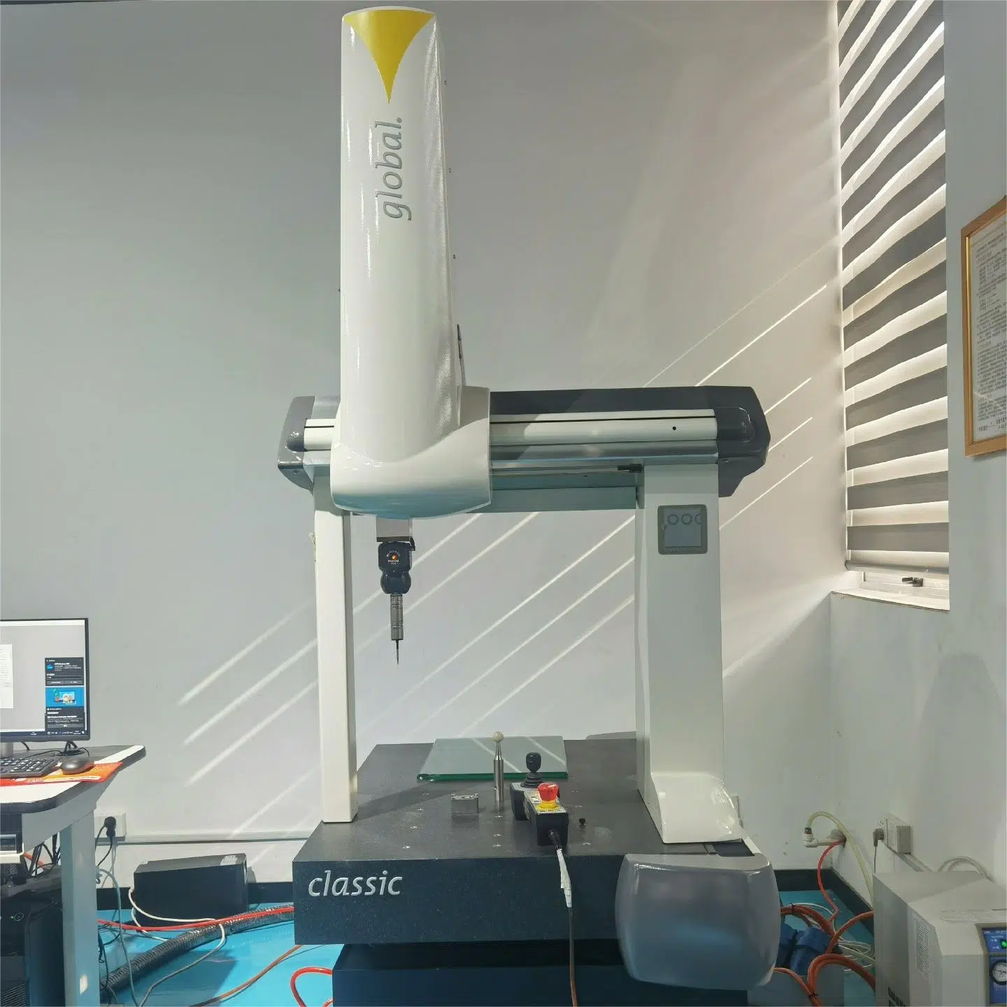 GLOBAL 655 Coordinate Measuring Machine 1 Machine de mesure tridimensionnelle GLOBAL 655