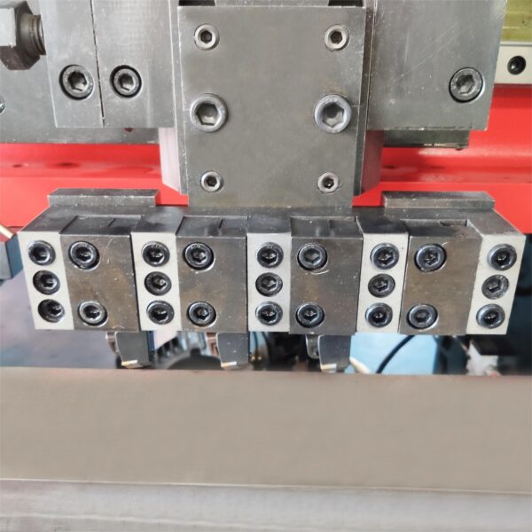 Машина для формовки V-образных канавок HSKC3212