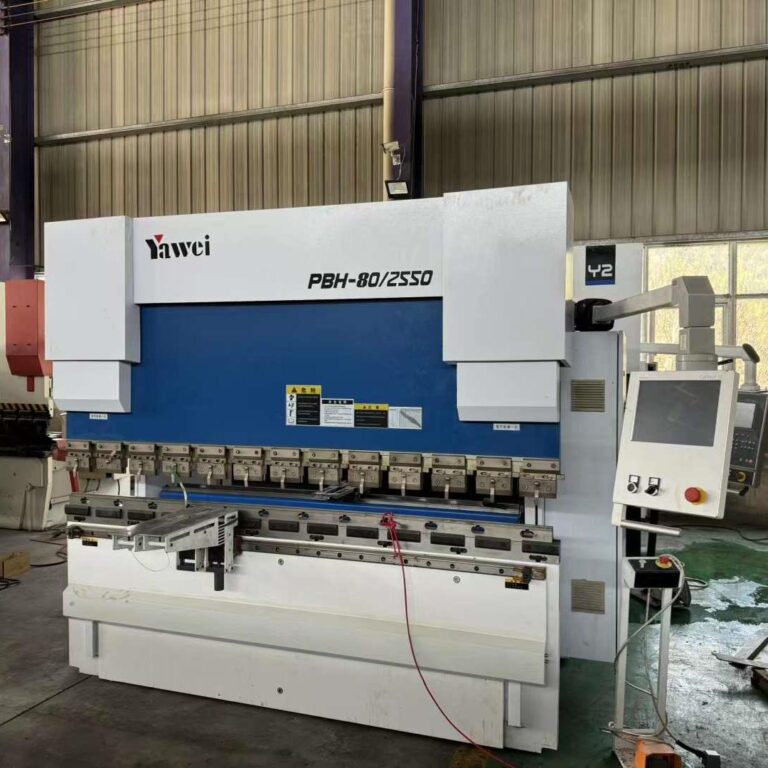 Použitý CNC ohraňovací lis na dveře 80T2550