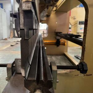 Presse plieuse NC pour portes d'occasion 125T4000