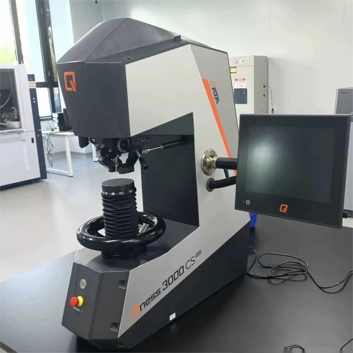QNESS 3000 Hardness Testing Machine (2) QNESS 3000 Hardness Testing Machine