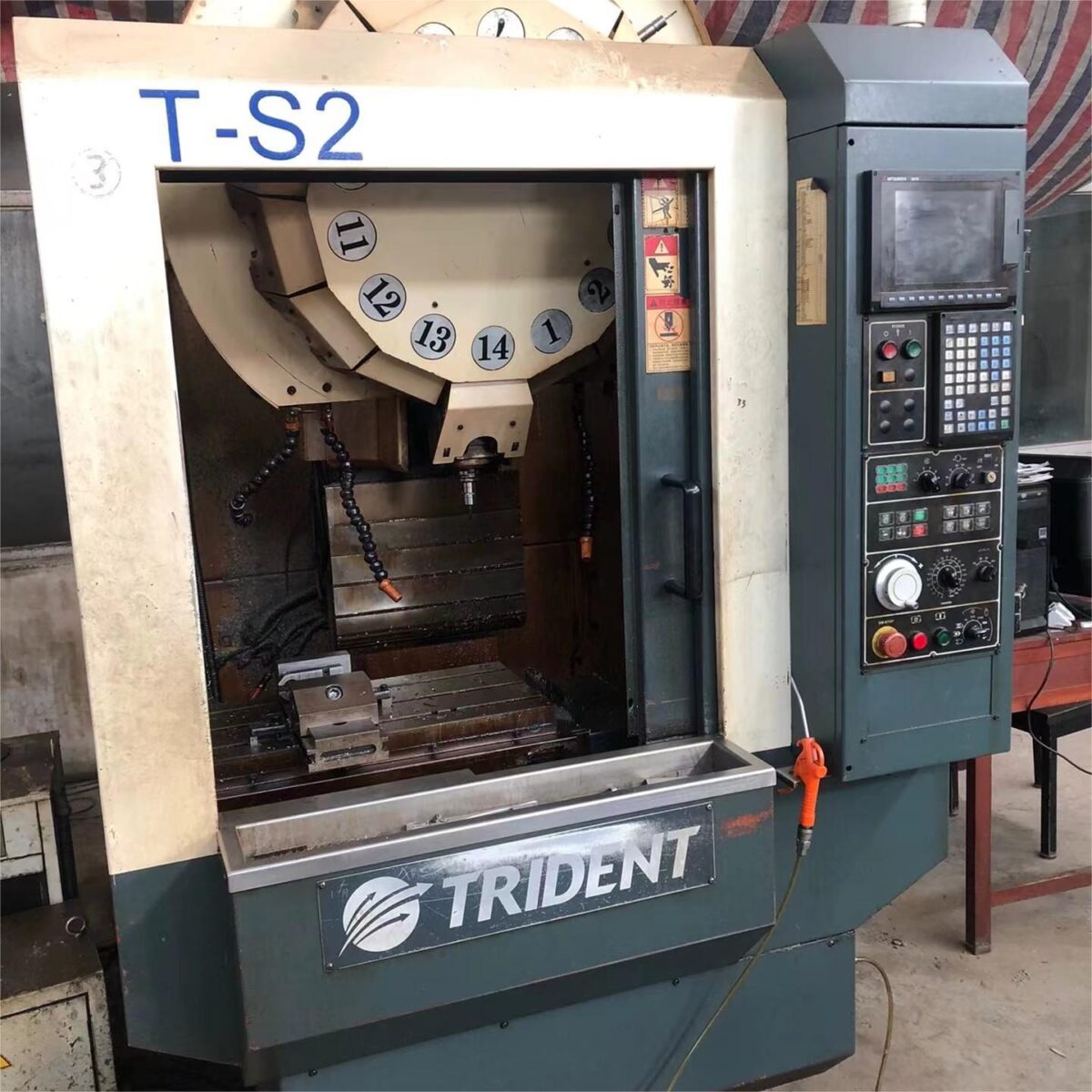 Station de travail de taraudage et de perçage TRIDENT T-S2