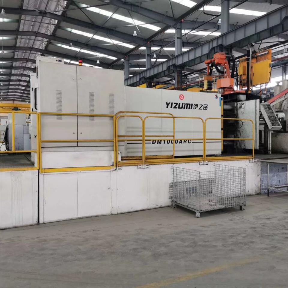 YIZUMI DM100ARC Die Casting Machine Used YIZUMI DM100ARC Die Casting Machine For Sale - Imagem 1