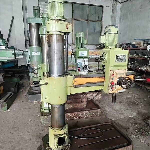 Presă de foraj cu braț radial Z3032