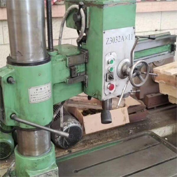 Z3032A CNC Radial Drilling Machine