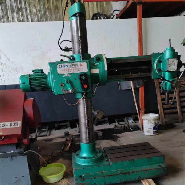 Радиально-сверлильный станок Z3132C