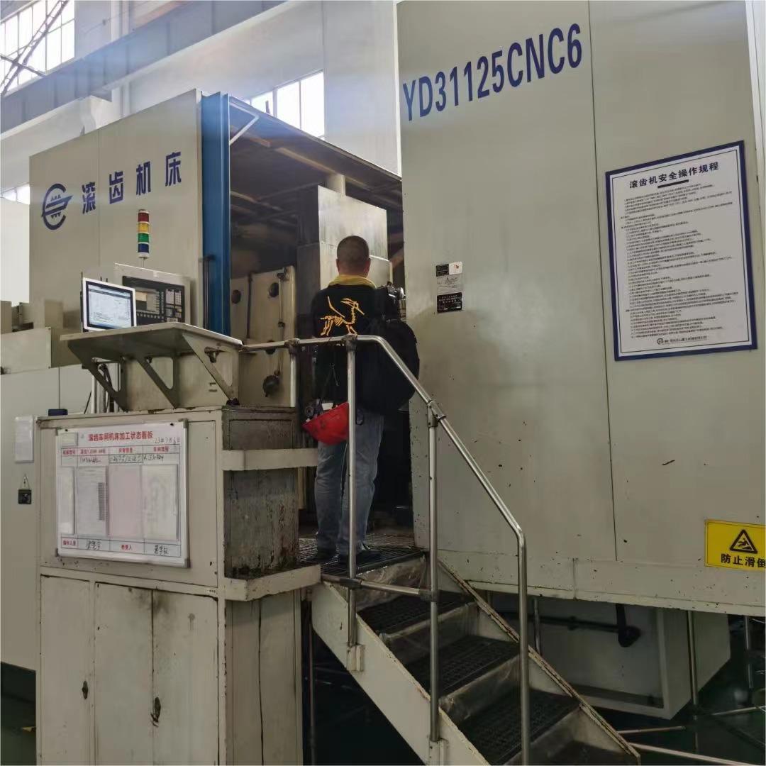 YD31125CNC6 Gear Hobbing Machine YD31125CNC6 Gear Hobbing Machine