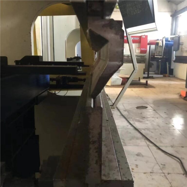 Presse plieuse TRUMPF V50 d'occasion