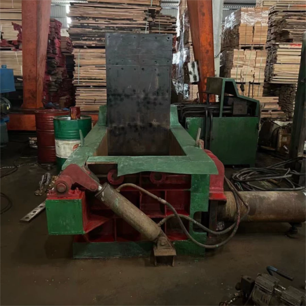 Y81D-200T Hydraulic Iron Pressing Machine