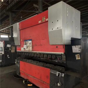 Pressa piegatrice AMADA HFE M2 1303