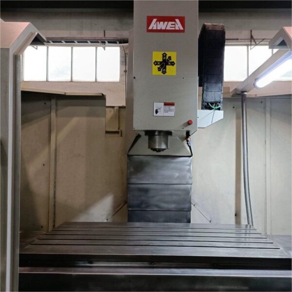 AWEA A1270 Vertical Machining Center