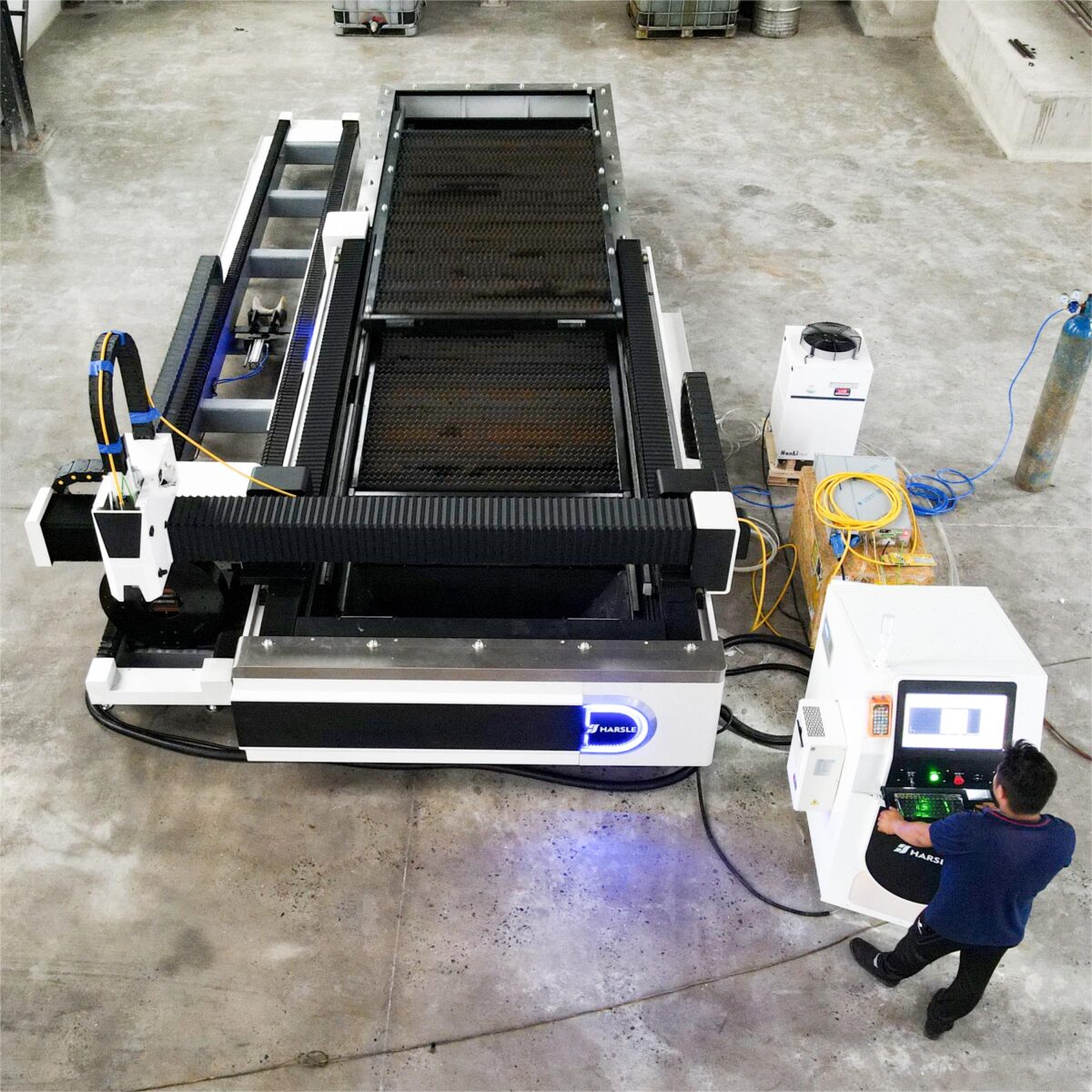 Macchina per taglio laser HARSLE da 1500 W