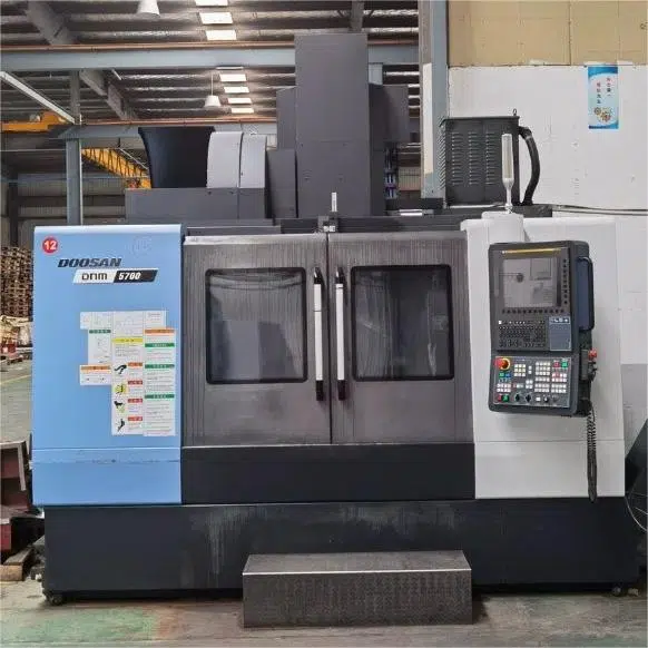 DOOSAN DNM5700 Machining Center DOOSAN DNM5700 Machining Center