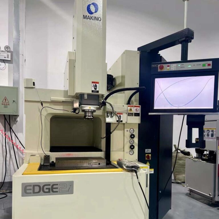 เครื่องเจาะลวด EDM MAKINO มือสอง EDGE2i