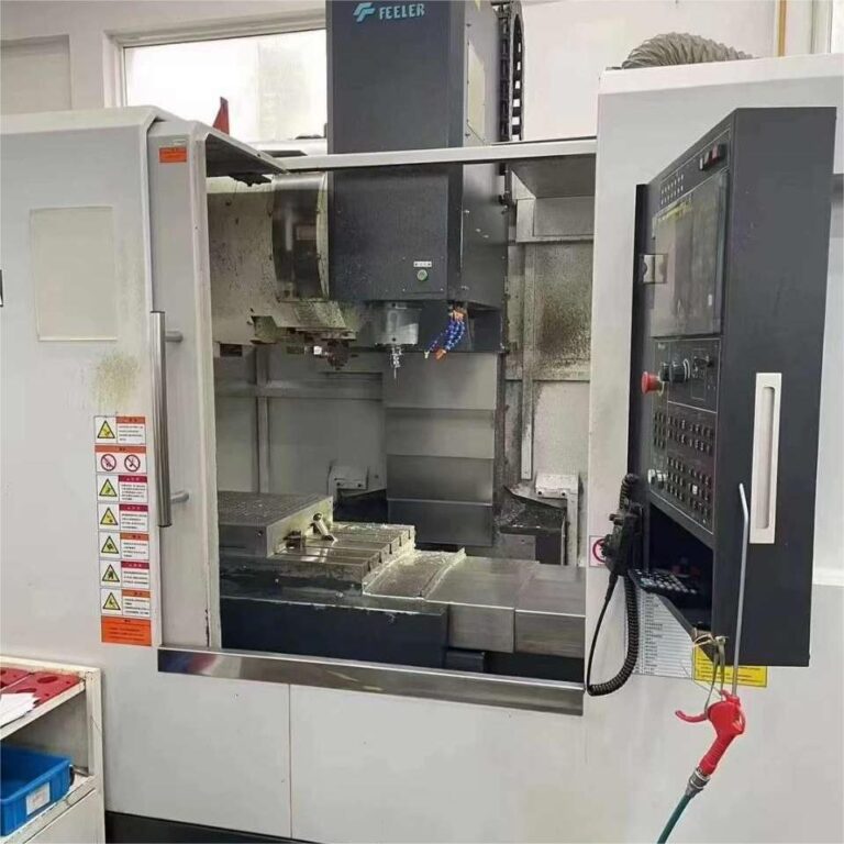 FEELER VFP-40A Vertikal-Bearbeitungszentrum