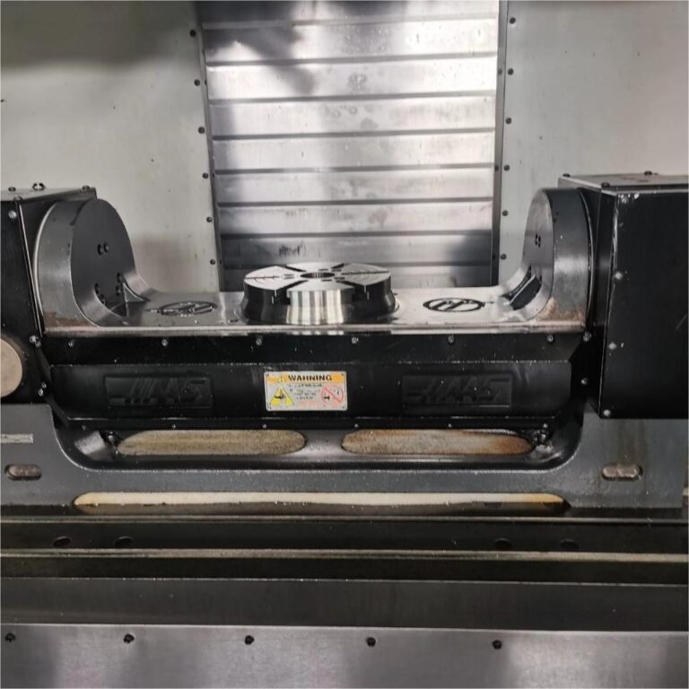 ศูนย์เครื่องจักรกล HAAS VF5TR