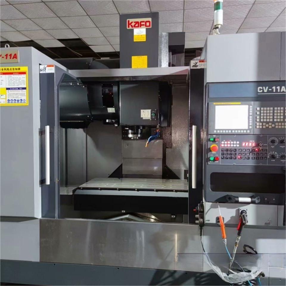 KAFO CV-11A Vertical Machining Center (2) Centro di lavoro verticale KAFO CV-11A