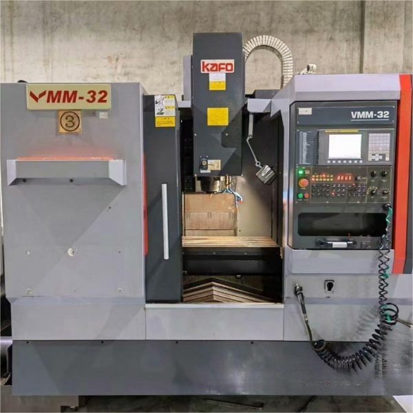 KAFO MM-32 Vertikales Bearbeitungszentrum