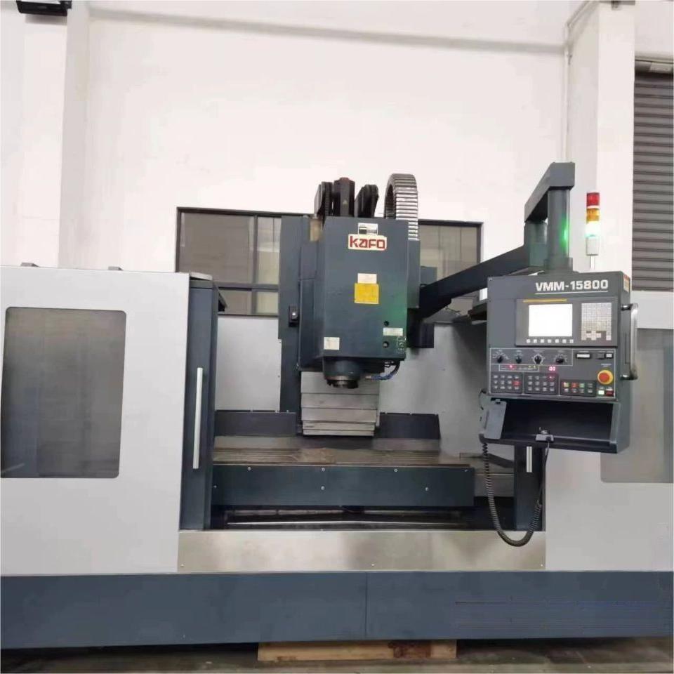 KAFO VMM-15800 Machining Center (1) Centre d'usinage KAFO VMM-15800